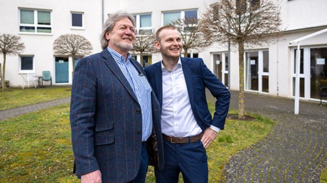 MSZ-Geschäftsführer Heinz Meinecke (links) mit Niklas Bibber, Firmenkundenbetreuer der Sparkasse Hannover